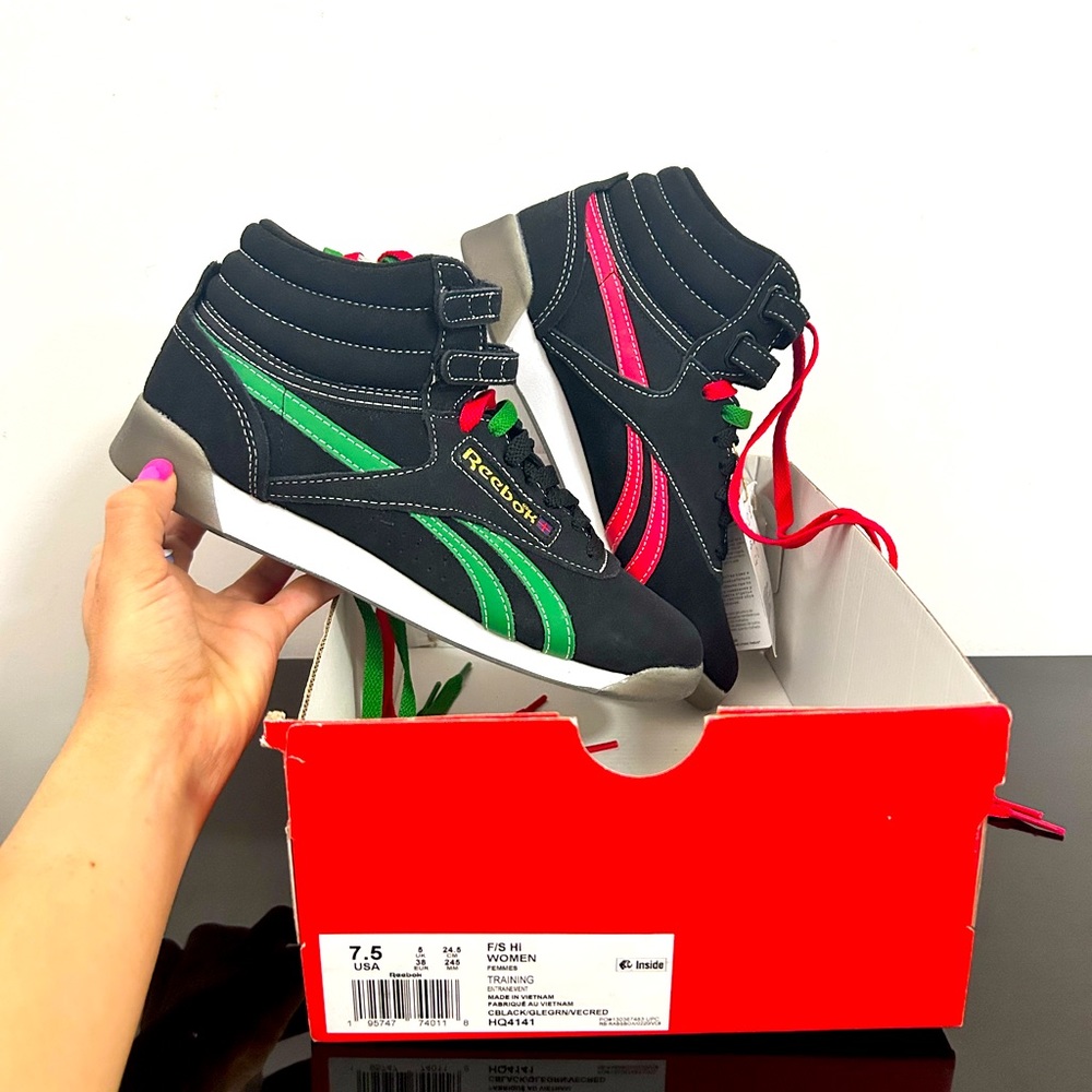 Reebok Classic High top "Human Rights Now" in black 7.5 women